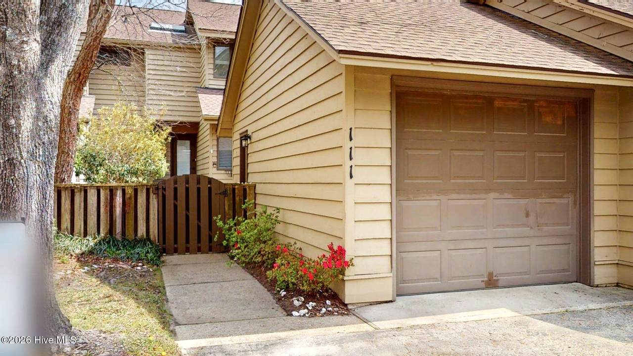 111 Egret Court - Photo 1