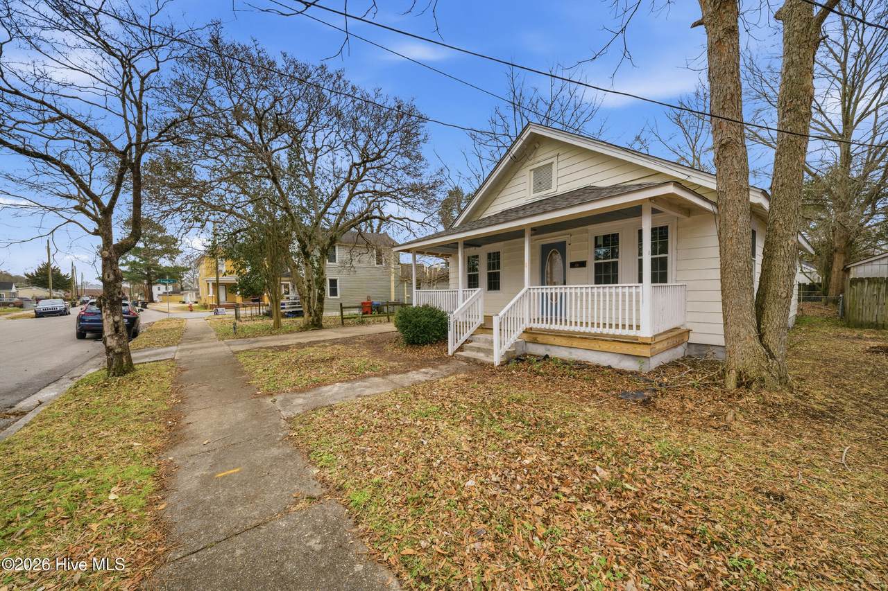 603 Maple Street - Photo 1