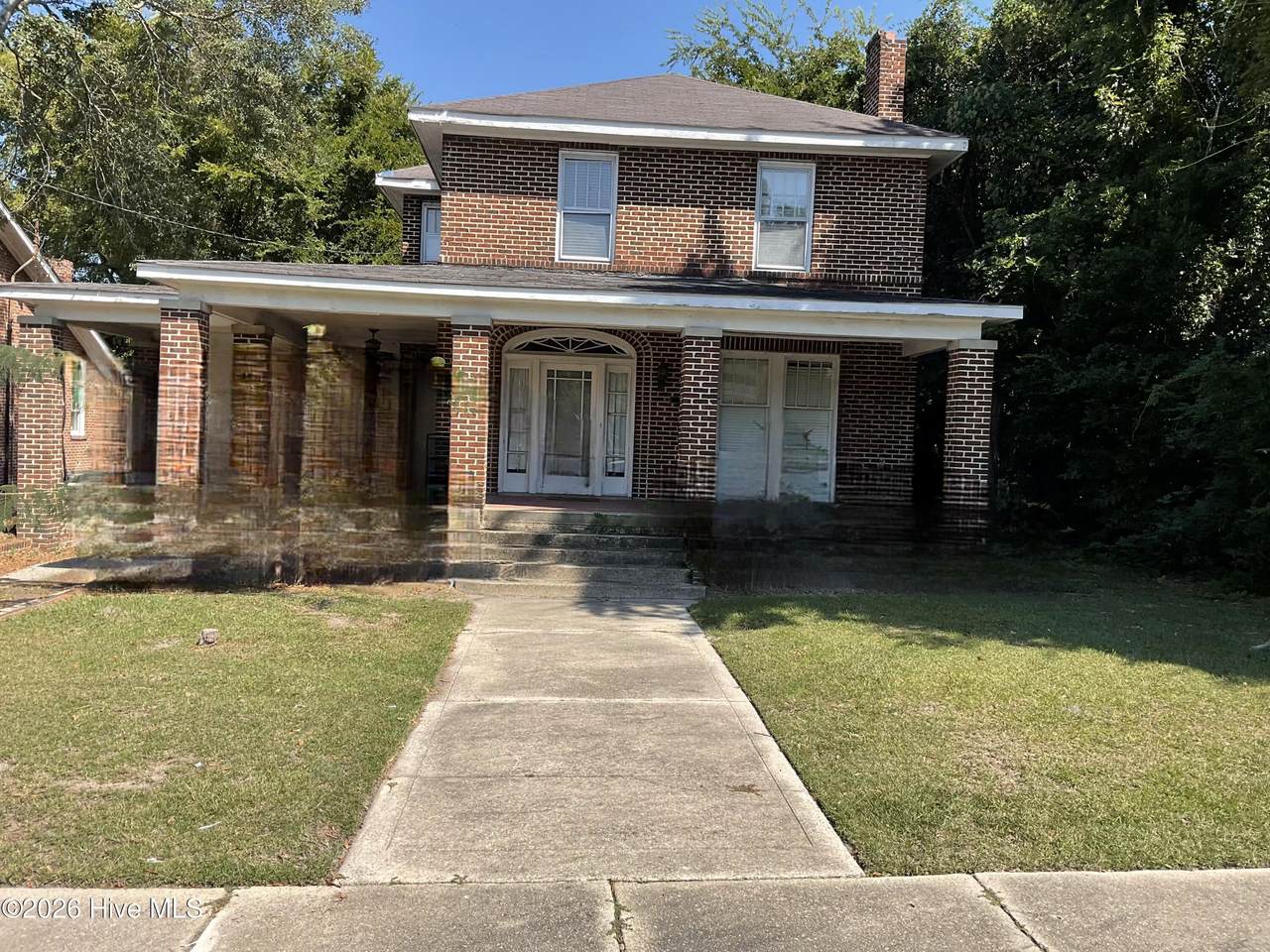 606 Hill Street - Photo 1