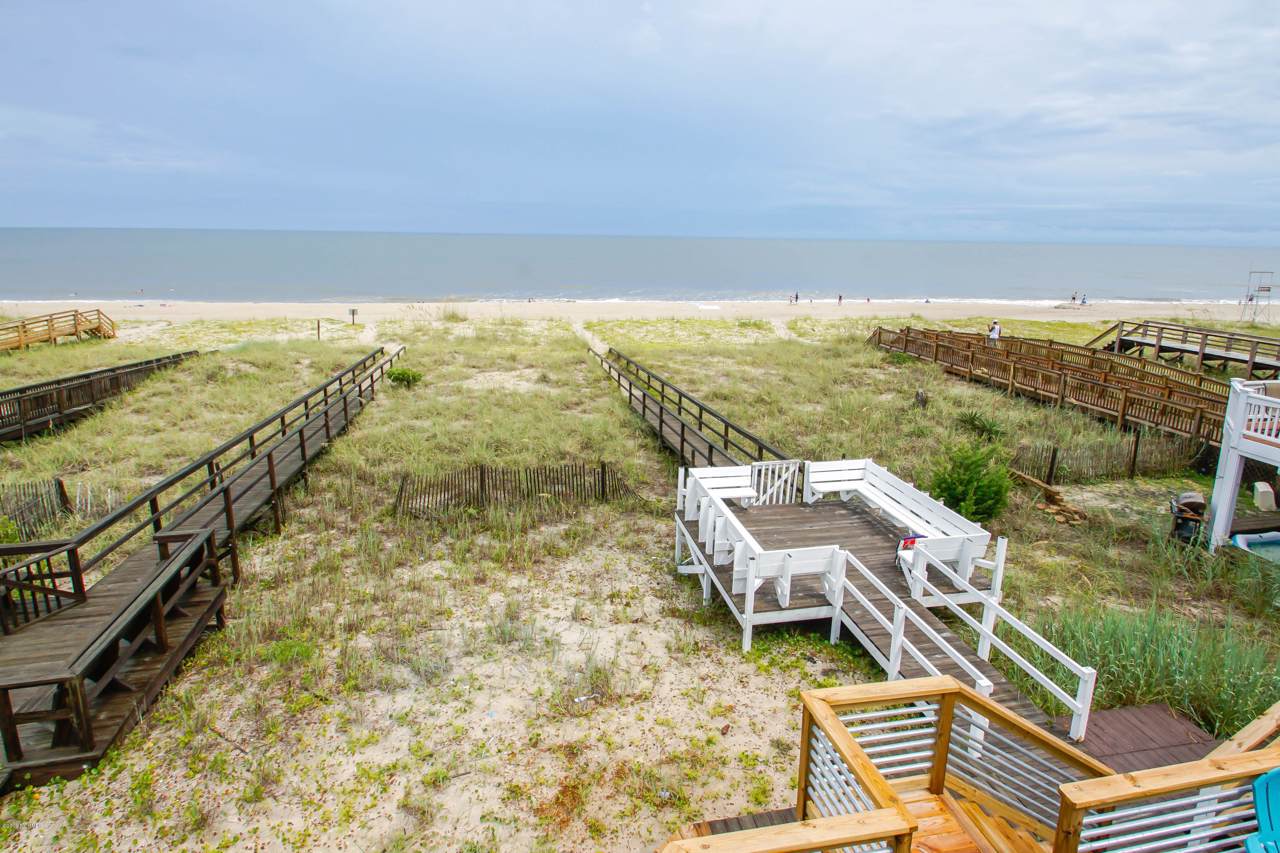 329 Fort Fisher Boulevard - Photo 1