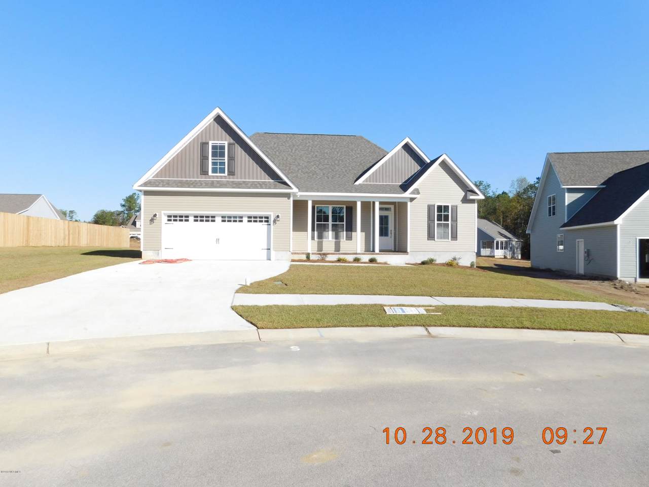 703 Hibiscus Court - Photo 1