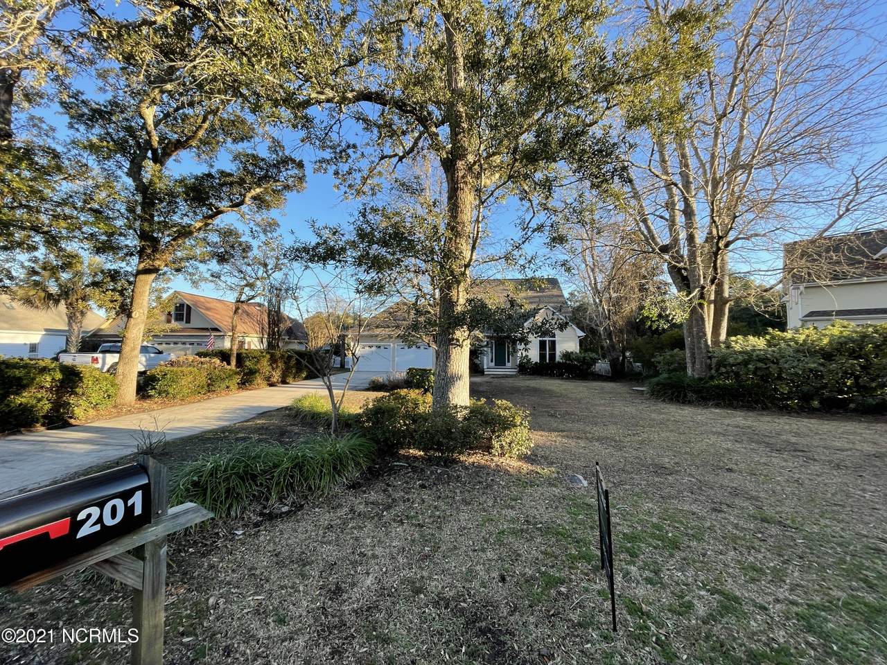 201 Twin Lakes Court - Photo 1