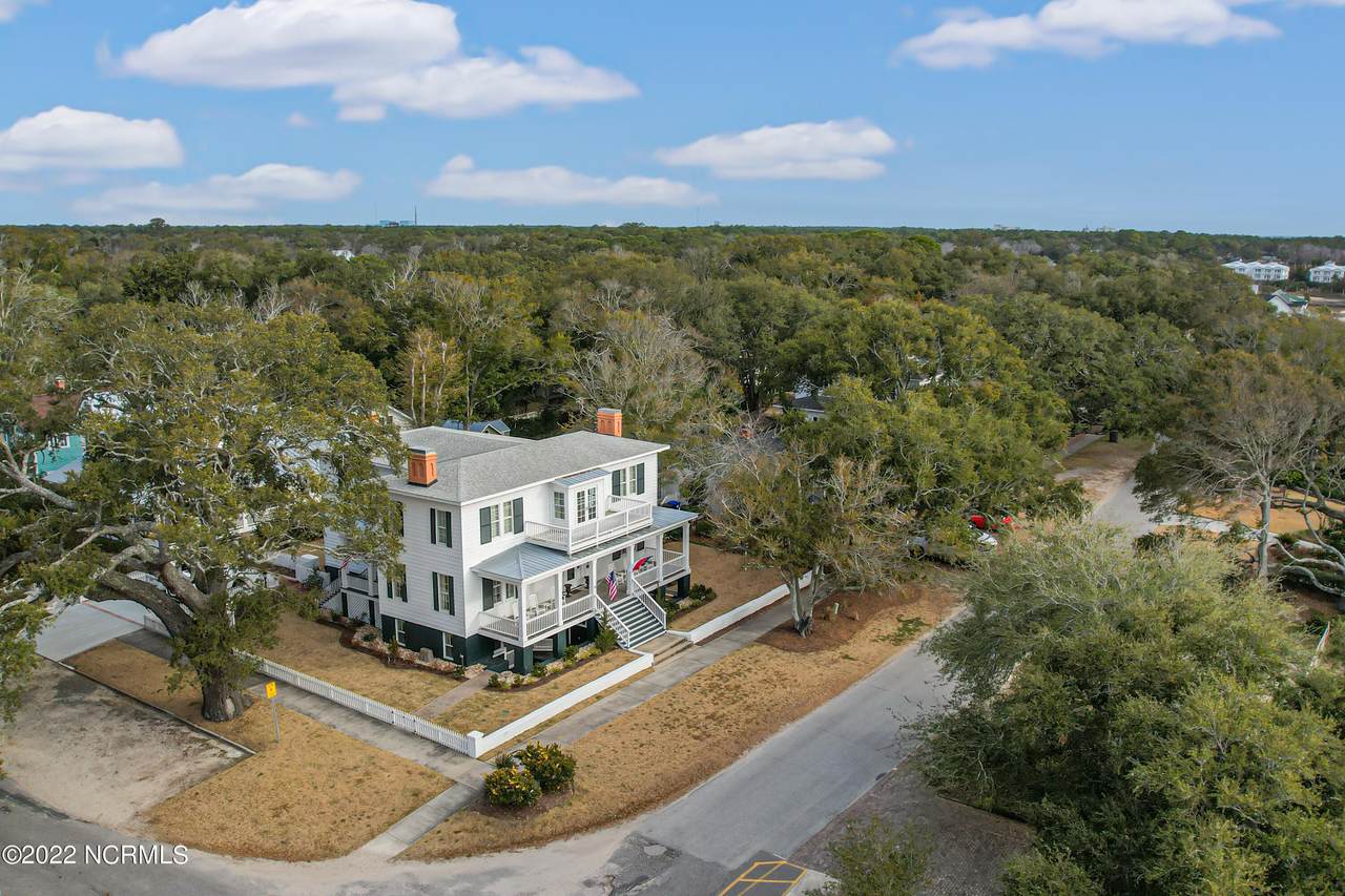 301 Bay Street - Photo 1