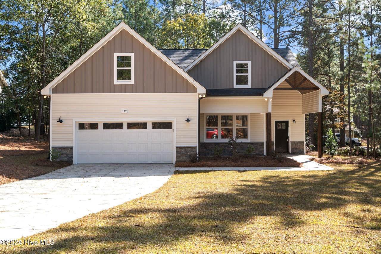 102 Dartmoor Lane - Photo 1