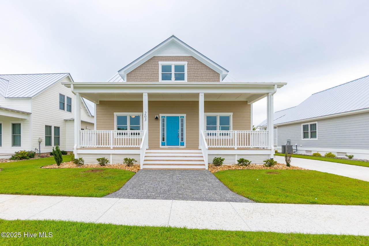 203 Villagers Way - Photo 1