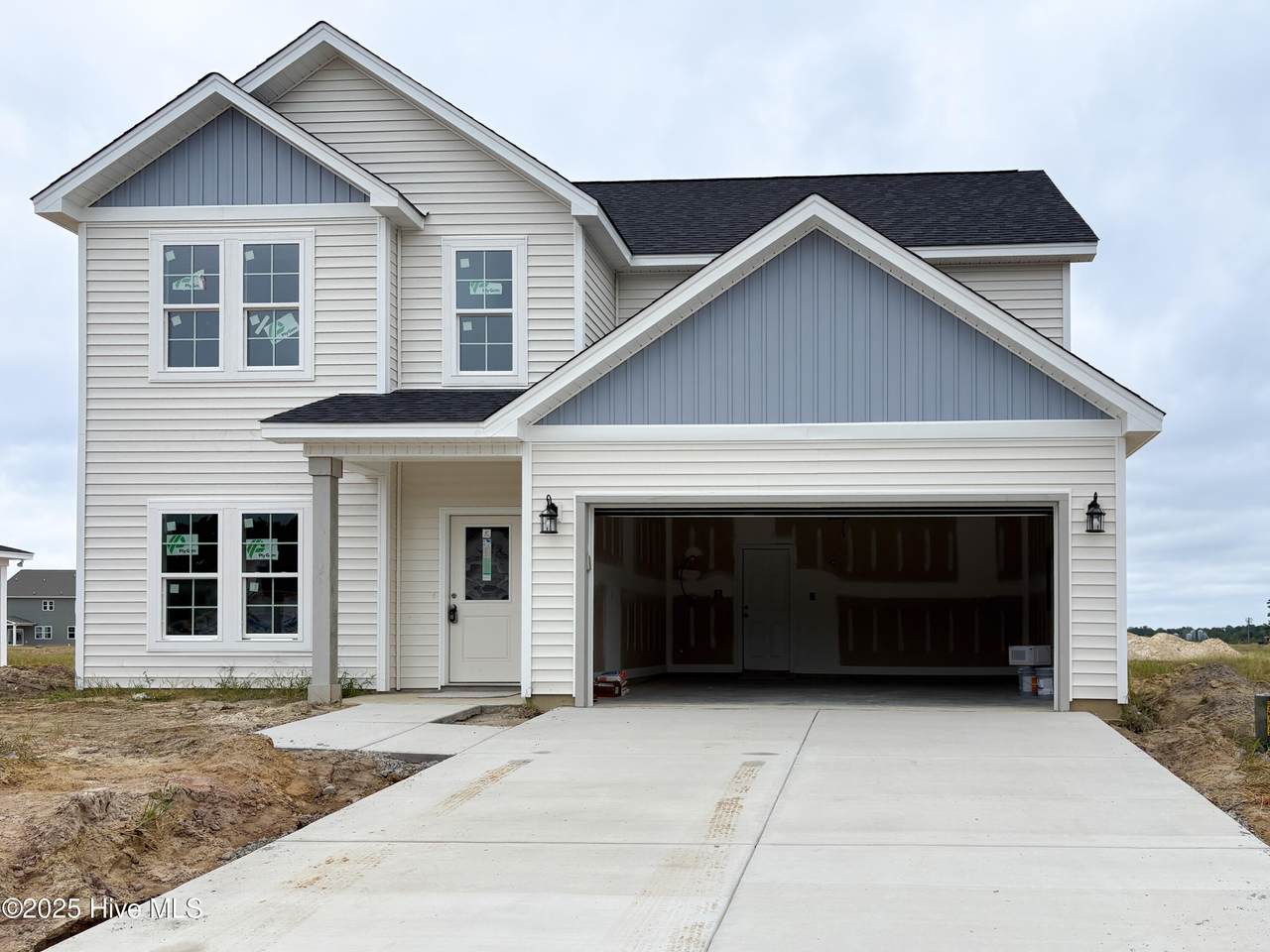 911 Wild Azalea Way - Photo 1