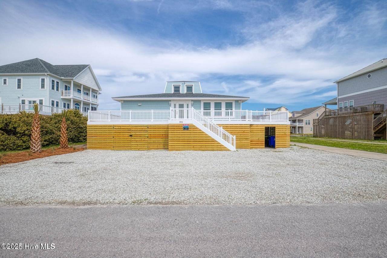 304 Marina Way - Photo 1