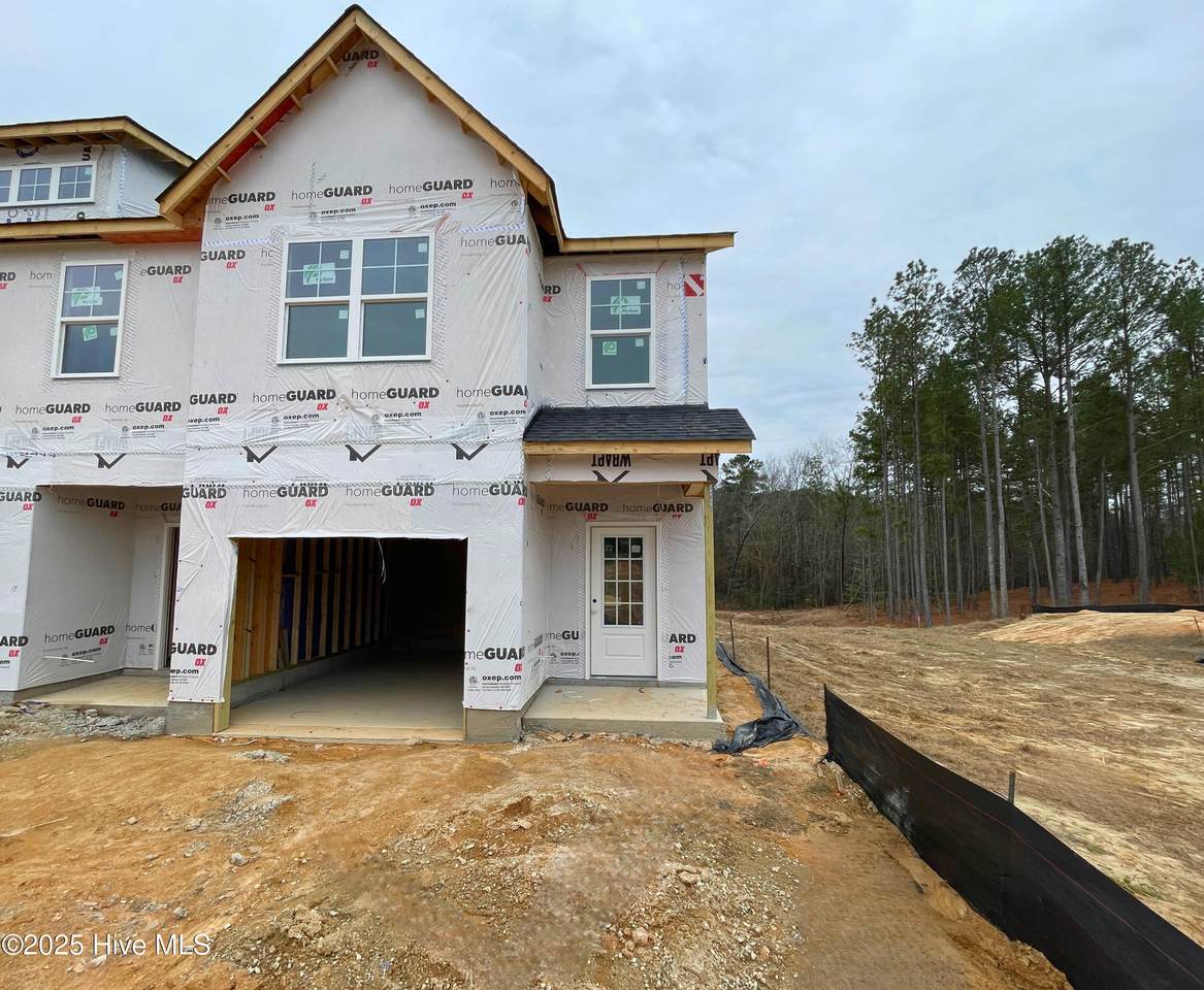 230 Elijah Way - Photo 1