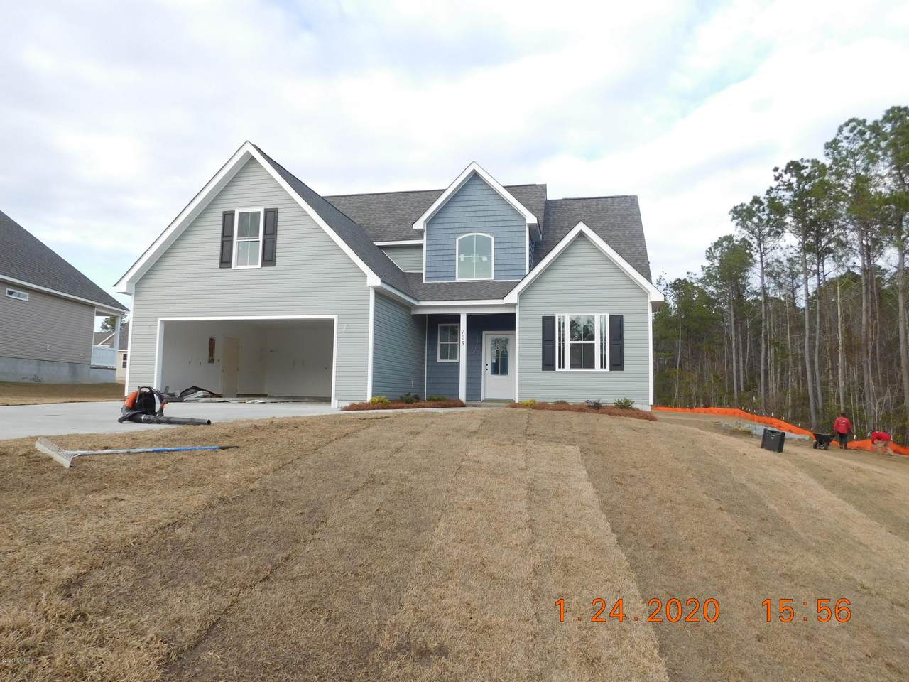 705 Hibiscus Court - Photo 1
