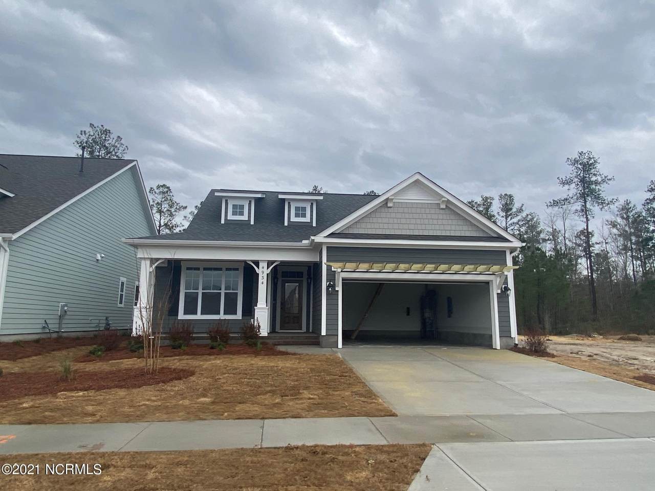 4934 Glen Garden Circle - Photo 1