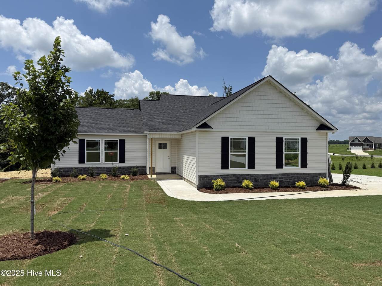72 Ruskin Drive - Photo 1