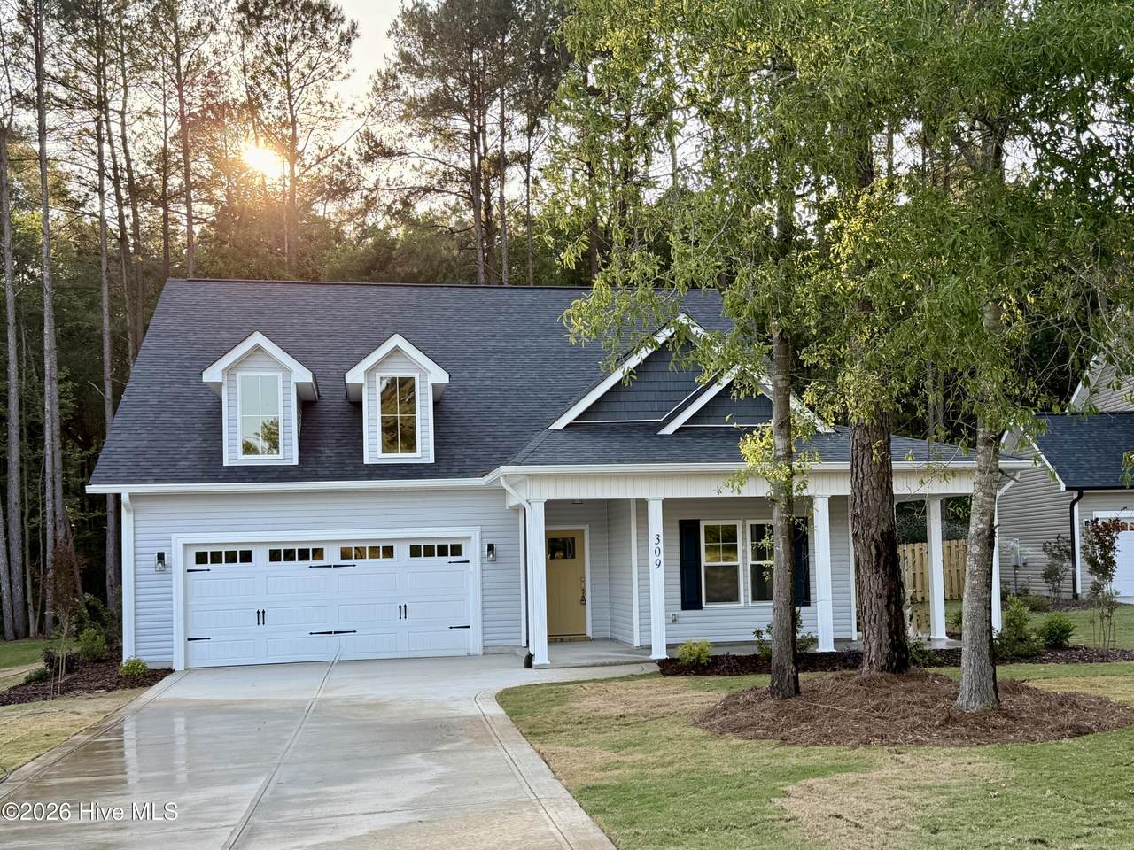 309 Elijah Way - Photo 1
