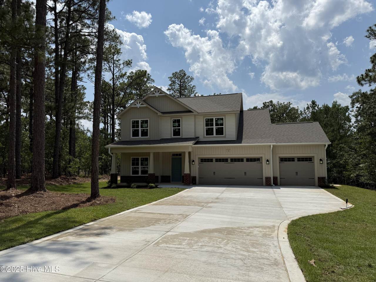 161 Pinecrest Drive - Photo 1