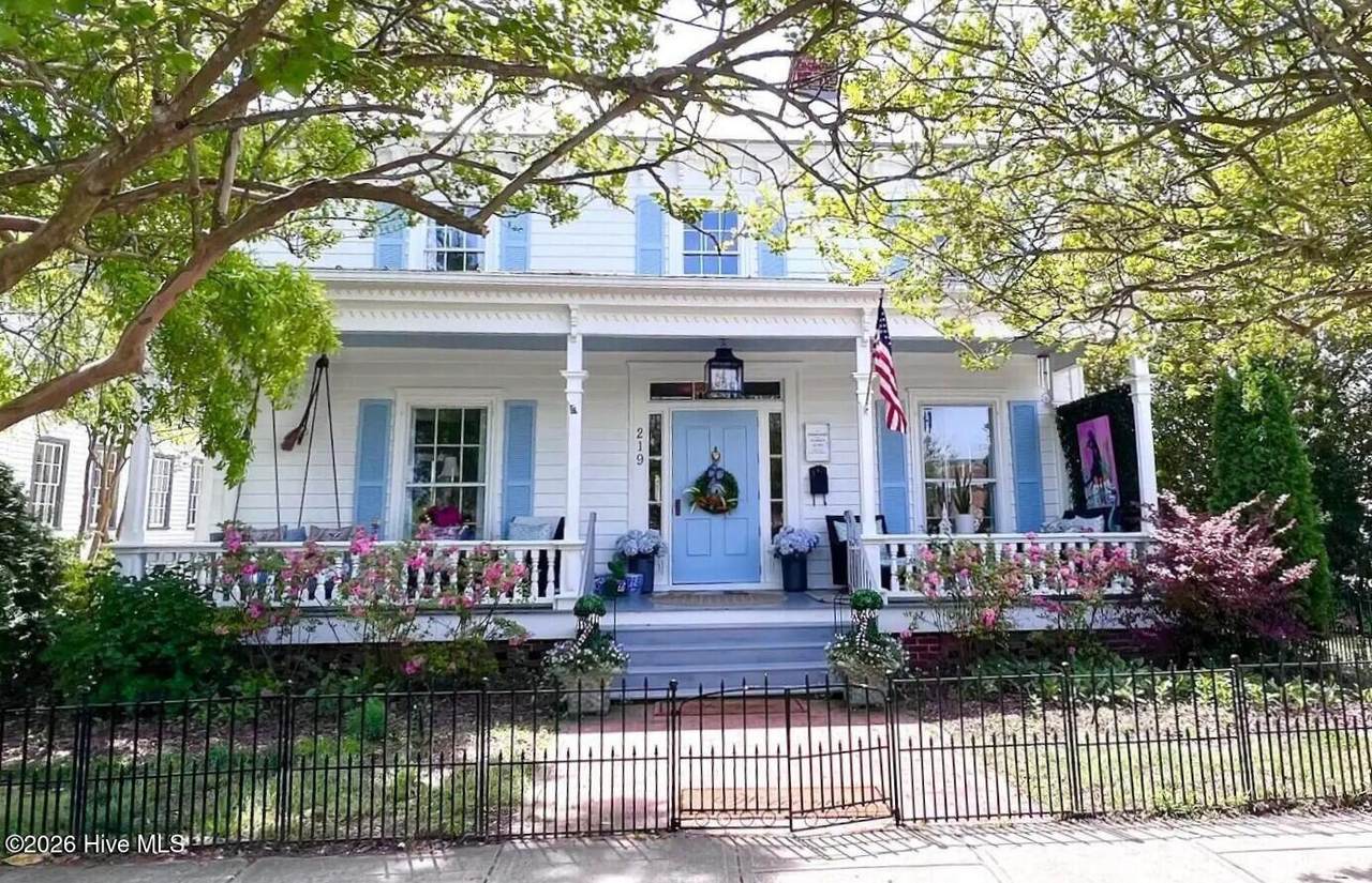 219 Pollock Street - Photo 1