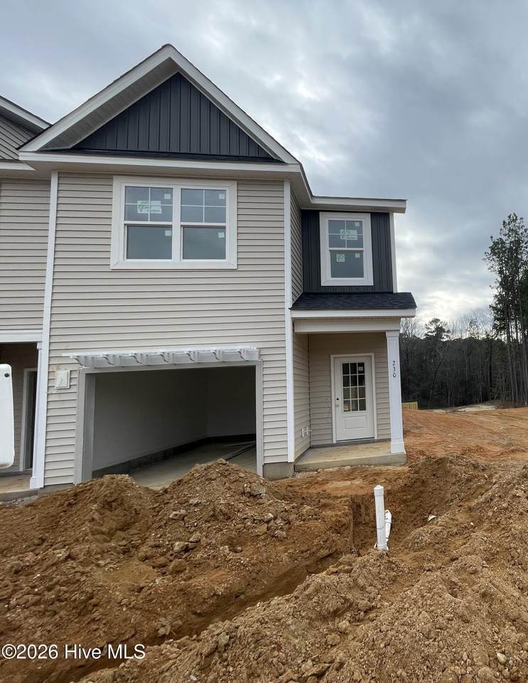 230 Elijah Way - Photo 1