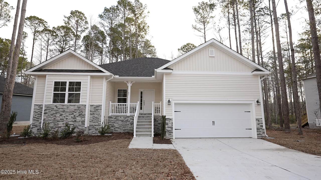 831 Pantego Boulevard - Photo 1