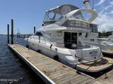 92 Harbour Point Yacht Club - Photo 1