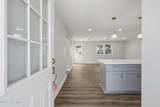 305 Beachview Drive - Photo 3
