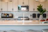 913 Peckham Lp - Photo 3