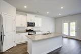 710 Hollis Avenue - Photo 6