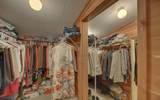 1082 Valley River Avenue - Photo 17