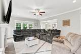 942 Greenbriar Drive - Photo 15