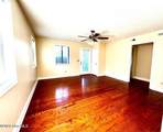 1305 Wellington Avenue - Photo 2