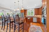 580 Versailles Boulevard - Photo 7