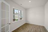 1018 Middlecrest Drive - Photo 3