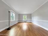 209 Robin Drive - Photo 9