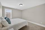 363 Hanover Lakes Drive - Photo 36