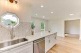 261 Kings Way - Photo 11
