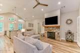 212 Deveraux Point - Photo 10