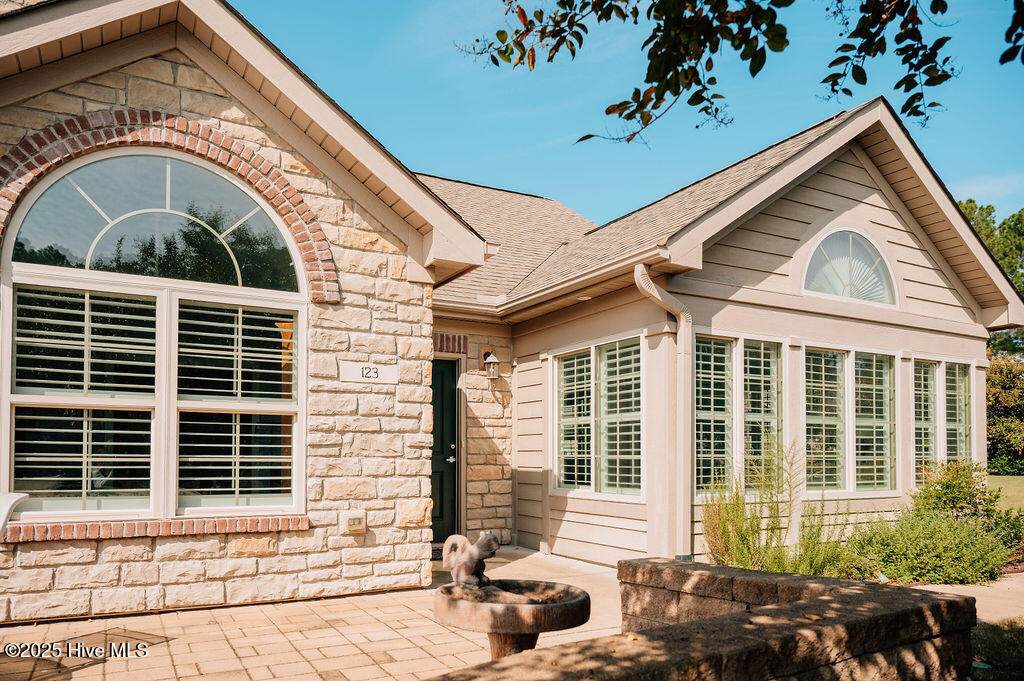 123 Chelsea Court - Photo 1