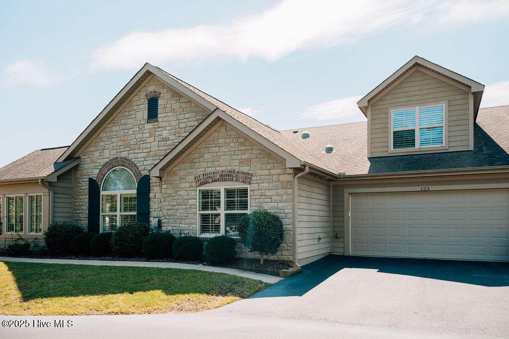 123 Chelsea Court - Photo 1