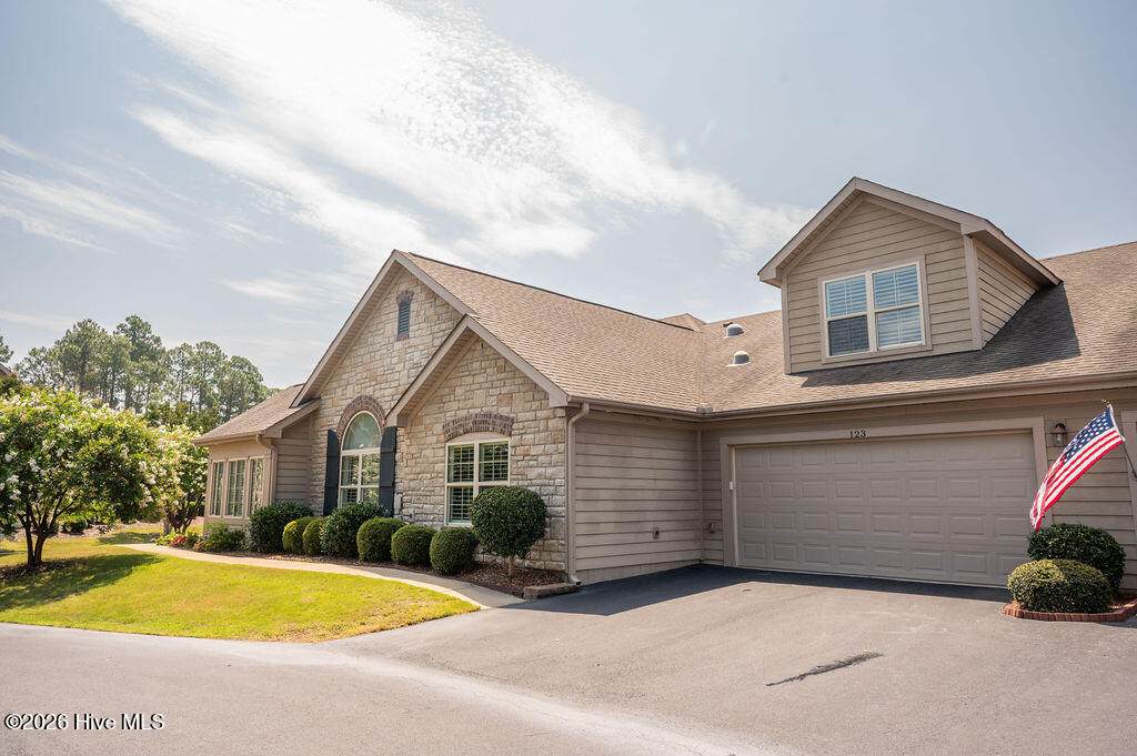 123 Chelsea Court - Photo 1