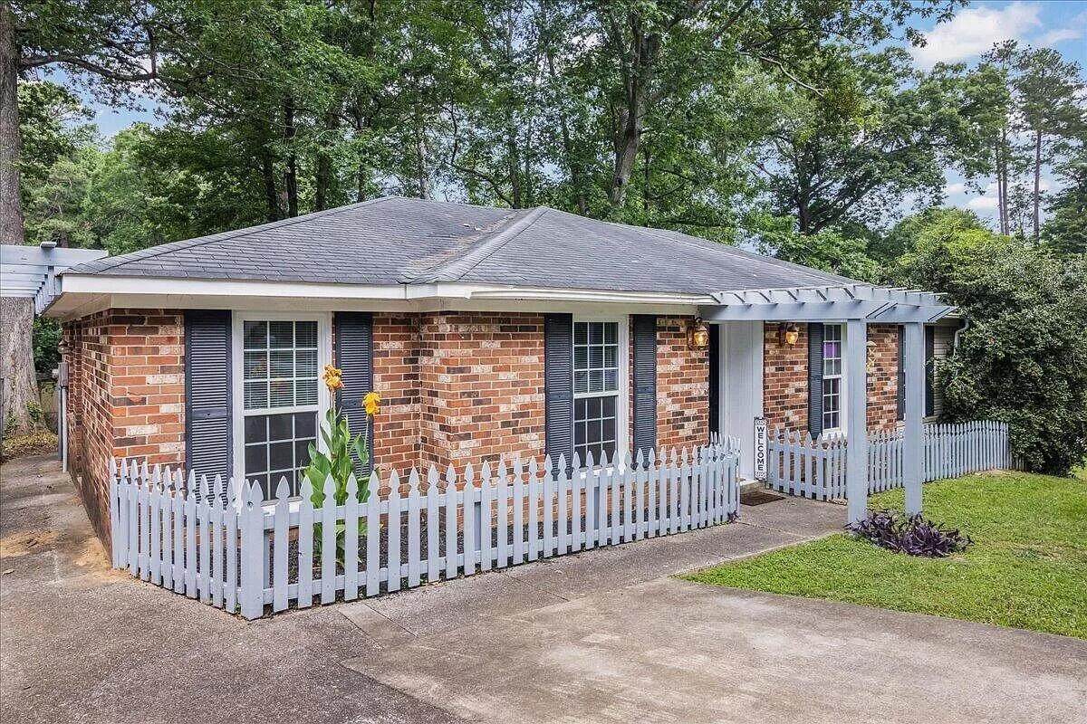 327 Oak Lake Drive - Photo 1