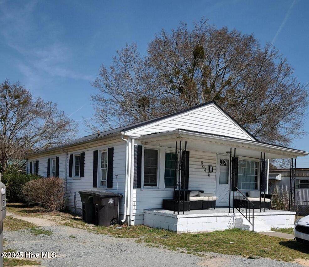 504 Queen Street - Photo 1