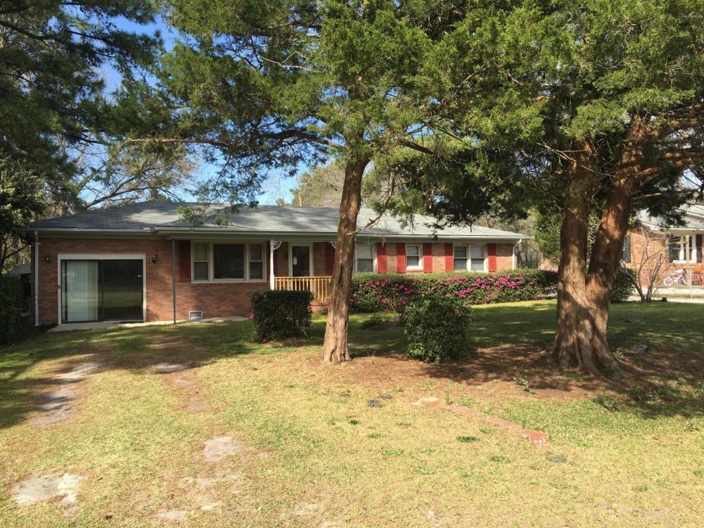 4121 Lockwood Drive - Photo 1