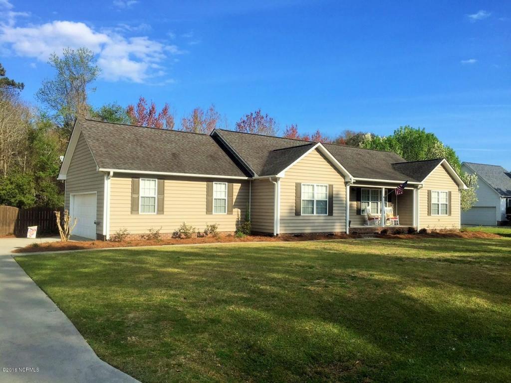 215 Yacht Club Drive, Newport, NC 28570 (MLS #100007145) :: Century 21 Sweyer & Associates