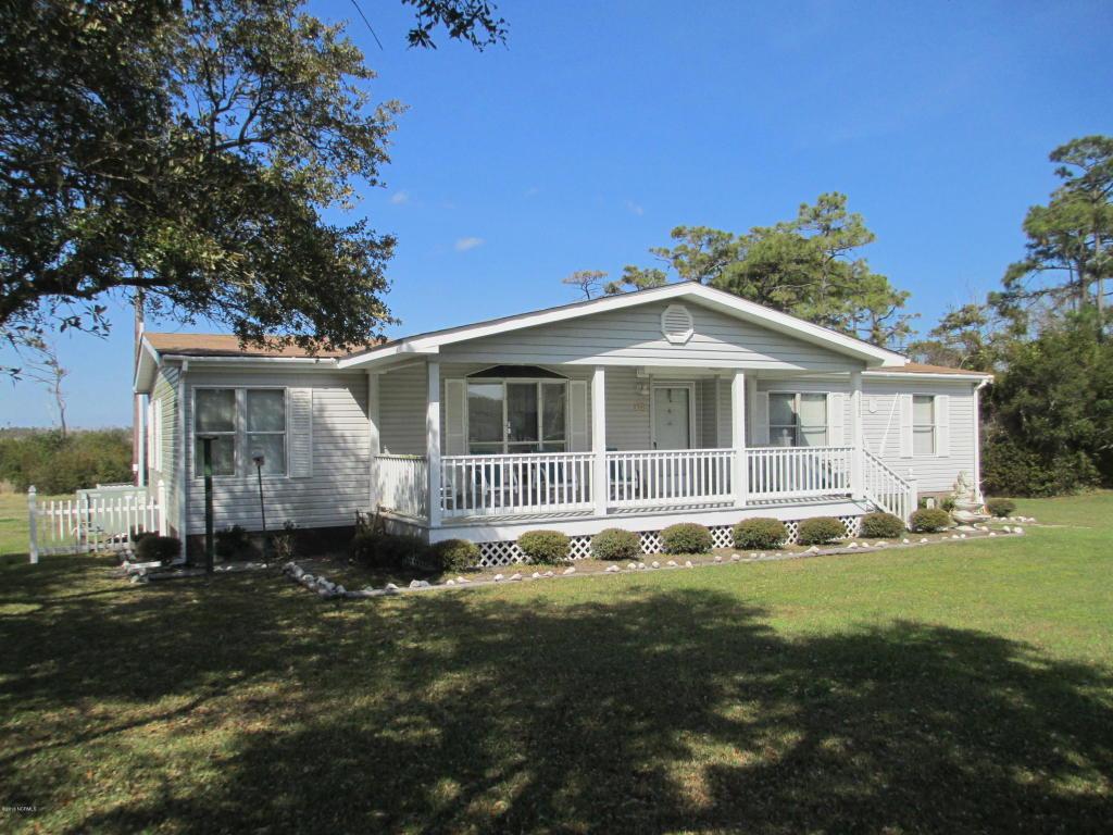 555 Bayview Drive, Harkers Island, NC 28531 (MLS #100007155) :: Century 21 Sweyer & Associates