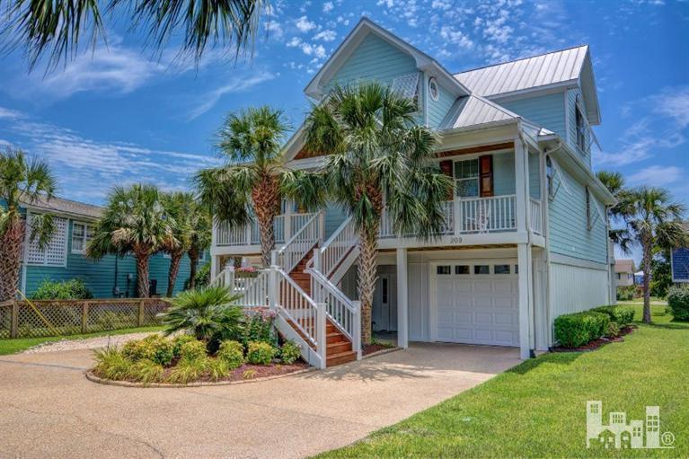 209 Georgia Avenue, Carolina Beach, NC 28428 (MLS #100007916) :: Century 21 Sweyer & Associates