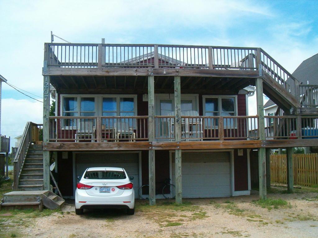 1207 Topsail Drive - Photo 1