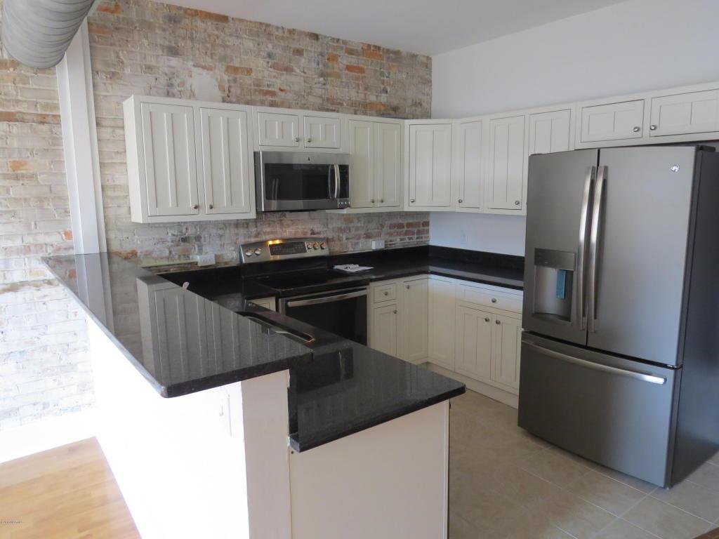 108 Market Street Apt 202, Wilmington, NC 28401 (MLS #100031582) :: Century 21 Sweyer & Associates