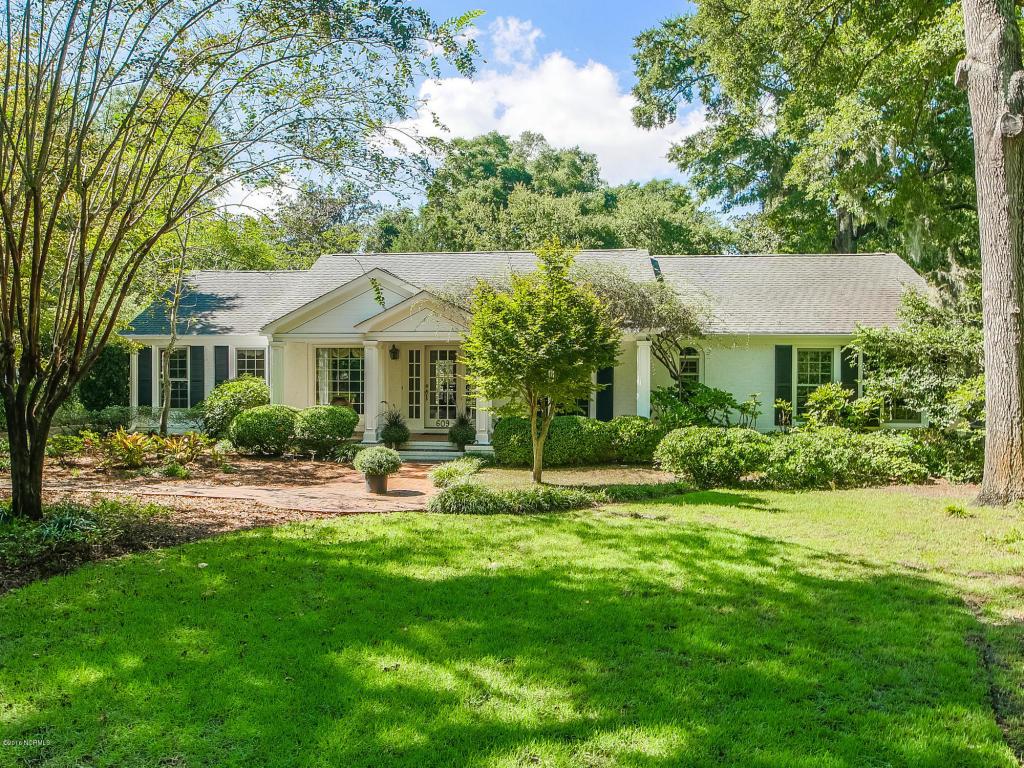 609 Bradley Creek Point Road, Wilmington, NC 28403 (MLS #100031728) :: Century 21 Sweyer & Associates