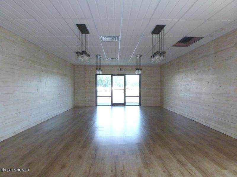 132 East Park Drive - Photo 1