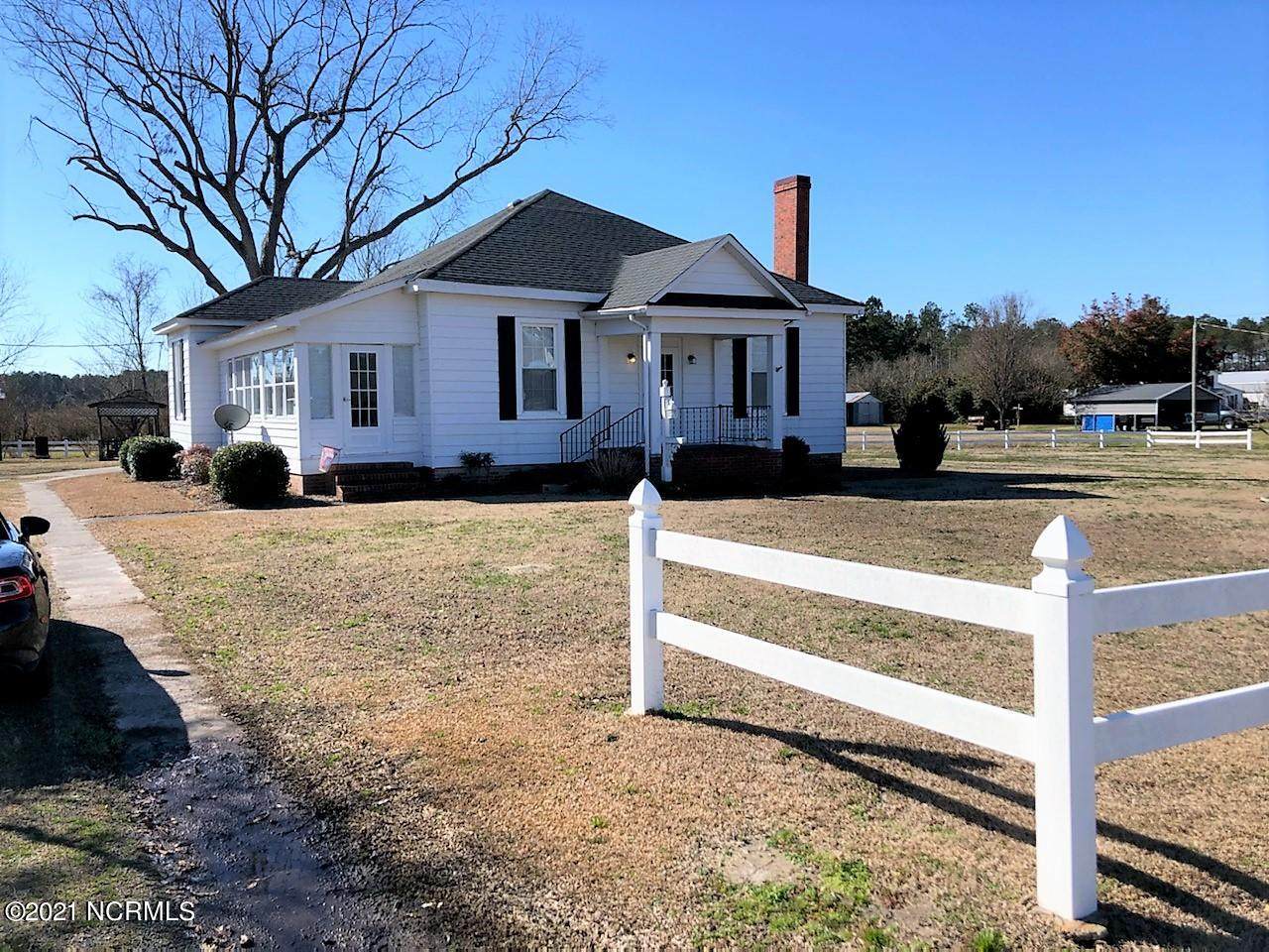 9245 Hwy 55 - Photo 1