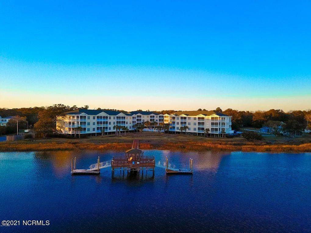 1135 Park Road - Photo 1