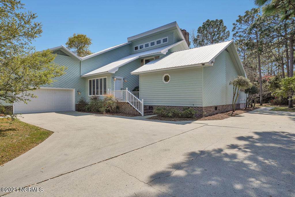 122 River Oaks Drive - Photo 1