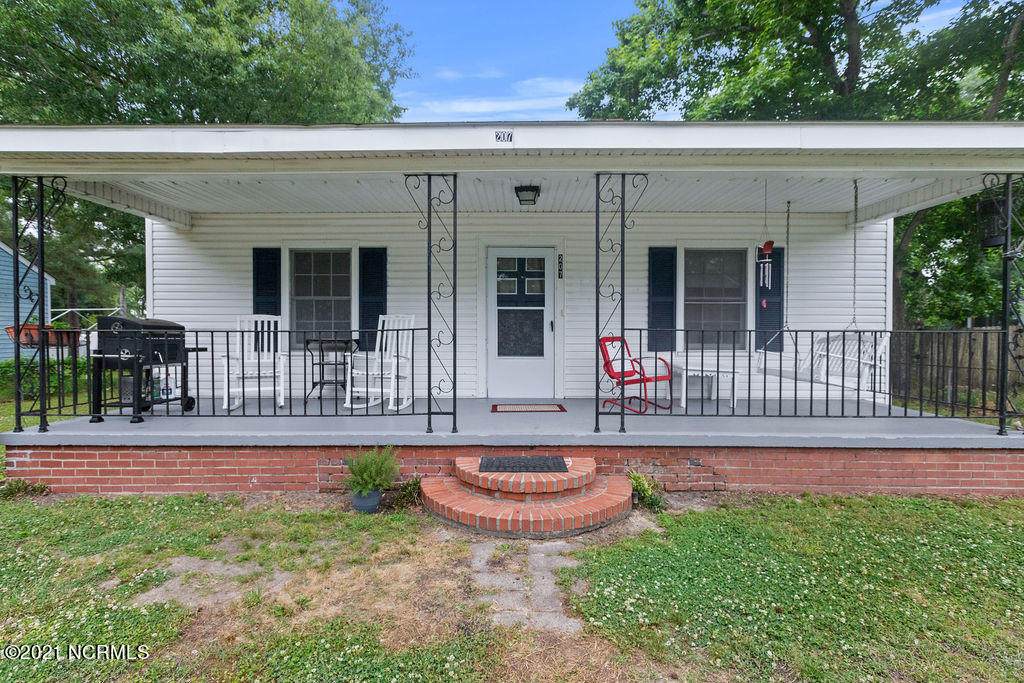 207 Queens Road - Photo 1